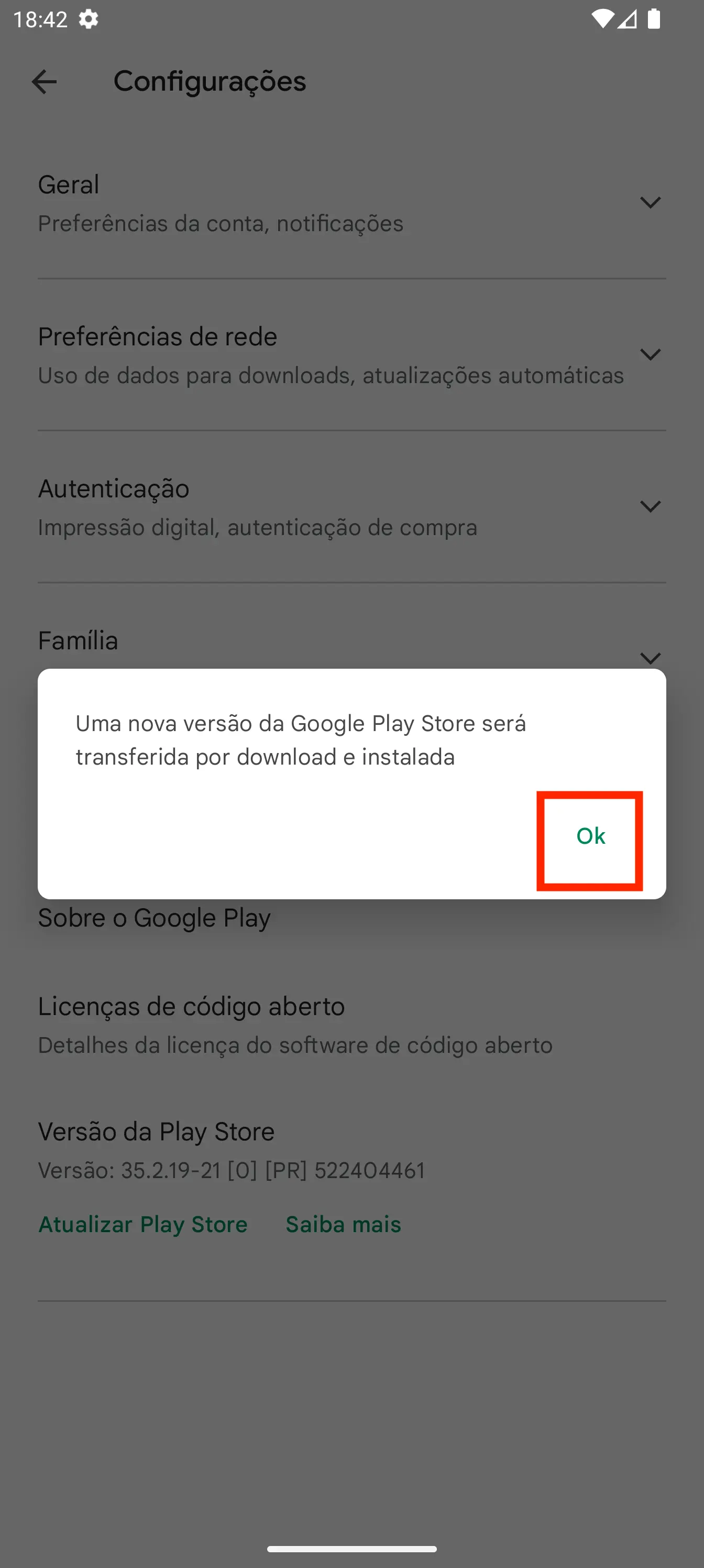 Mensagem confirmando que uma nova versão da Play Store será instalada